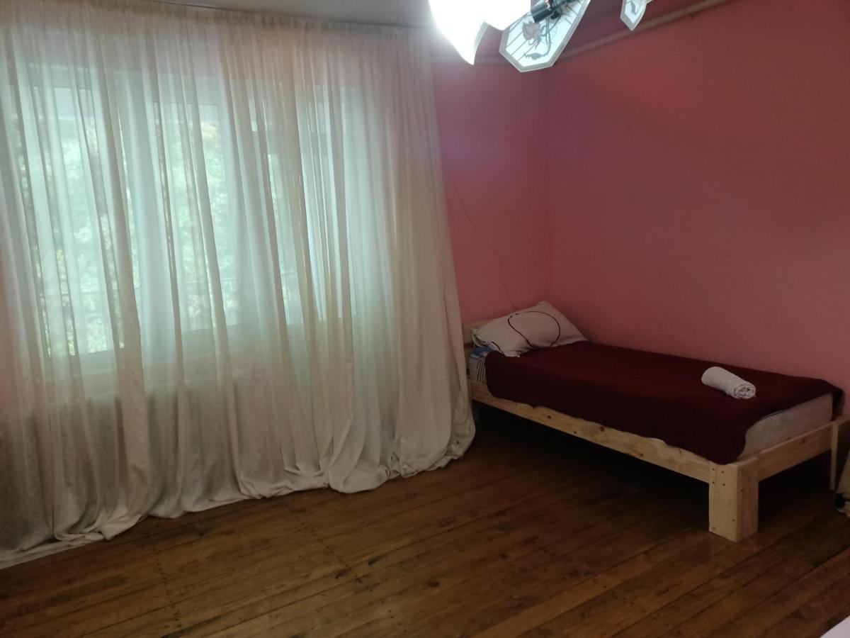 Krone Hostel Ужгород Экстерьер фото