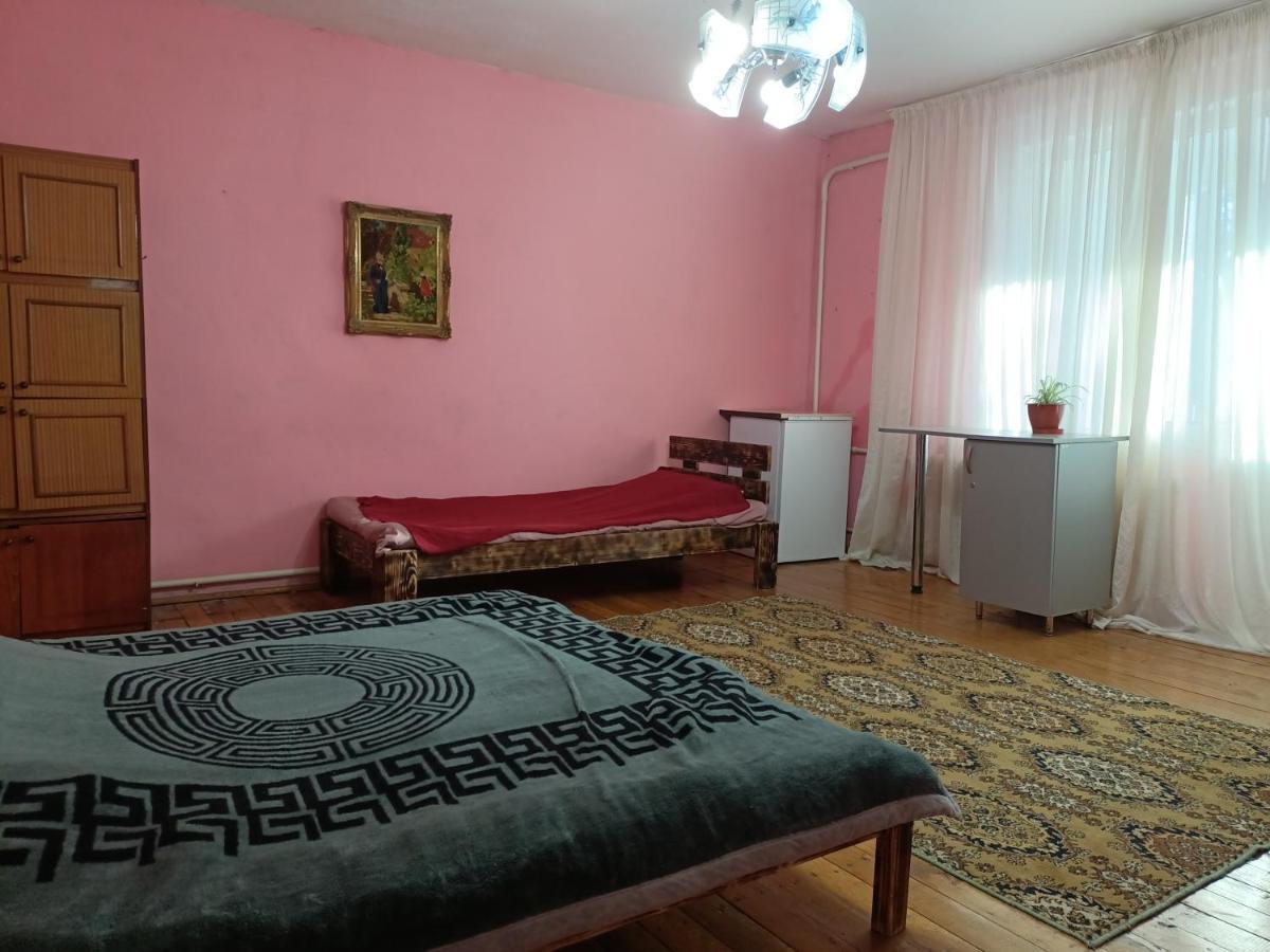 Krone Hostel Ужгород Экстерьер фото