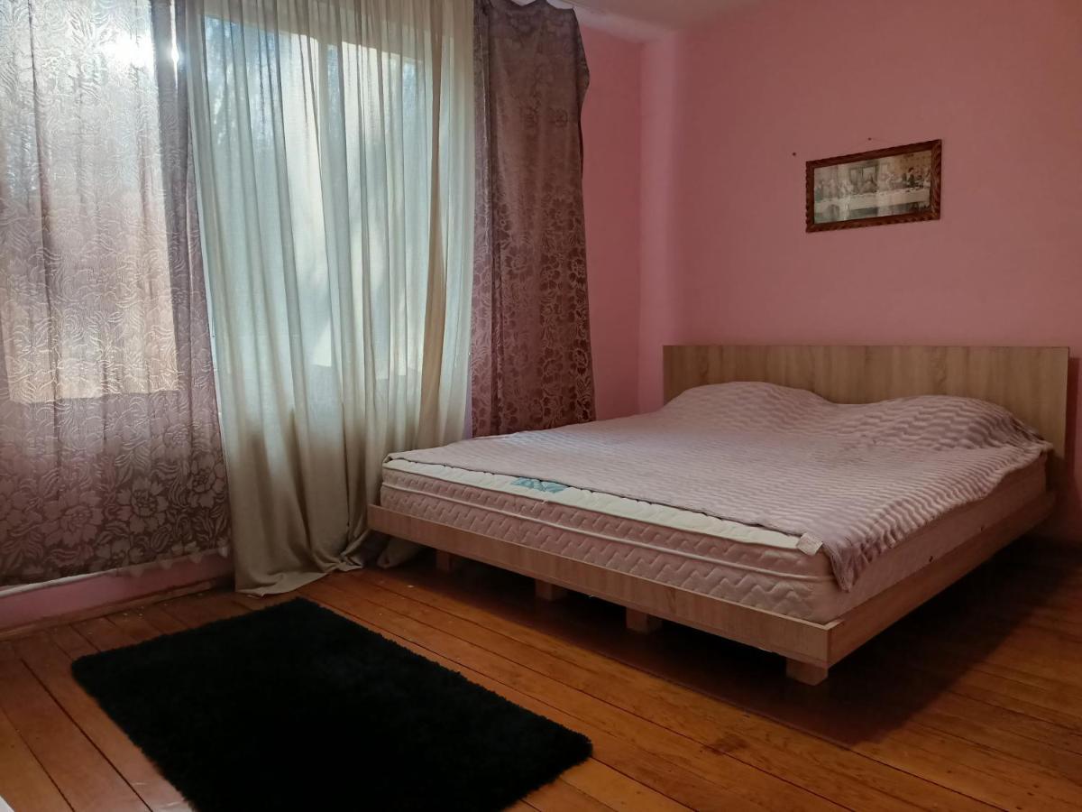 Krone Hostel Ужгород Экстерьер фото