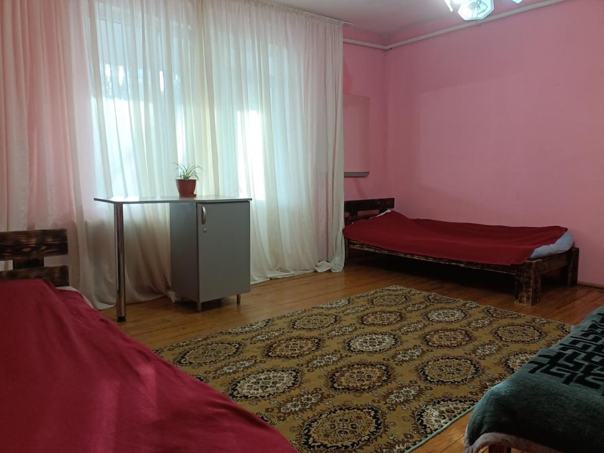 Krone Hostel Ужгород Экстерьер фото